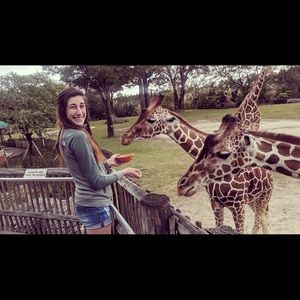 Meet your Posher, Nicole